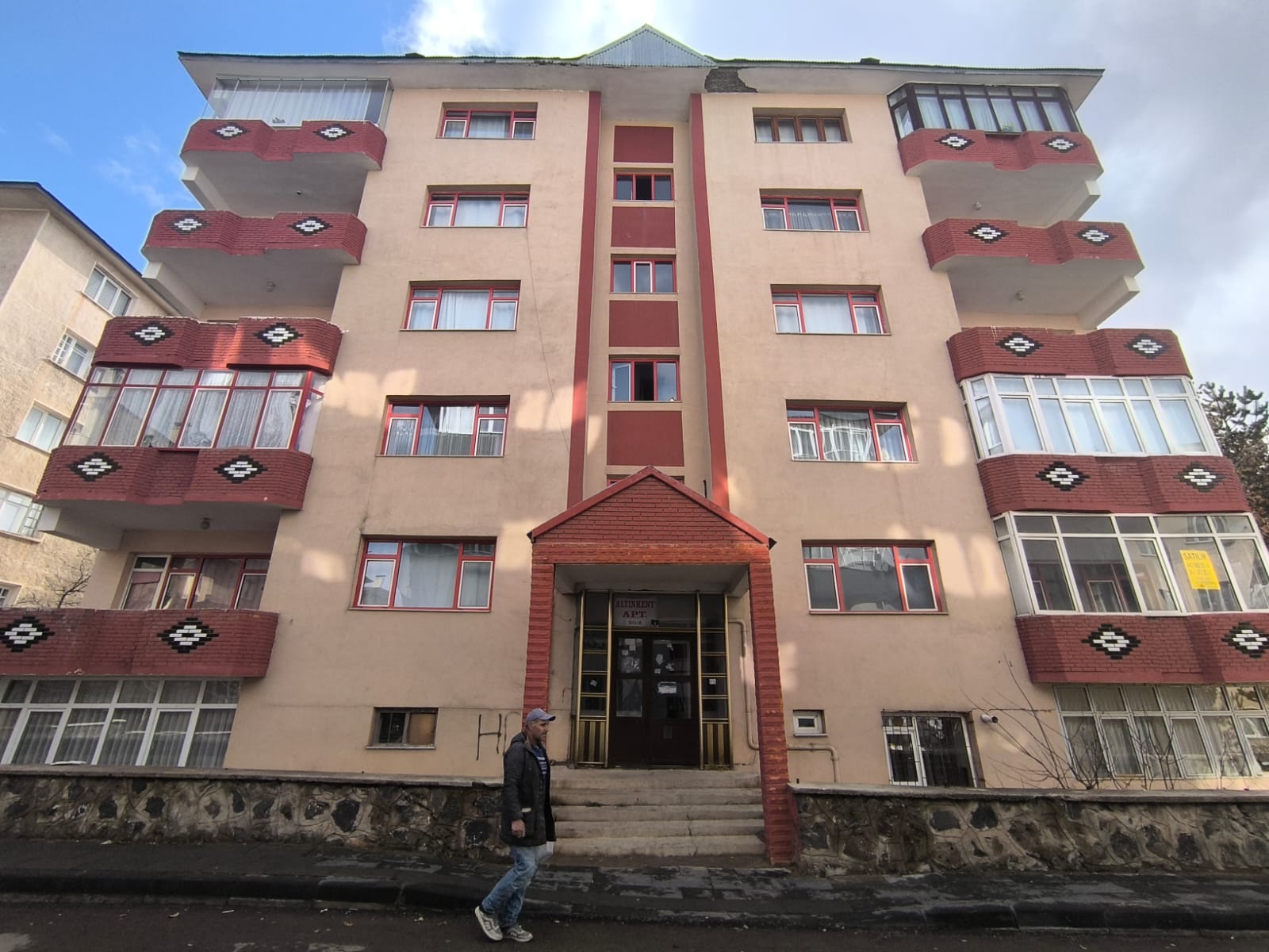 KAYAKYOLU'NDA SATILIK DAİRE